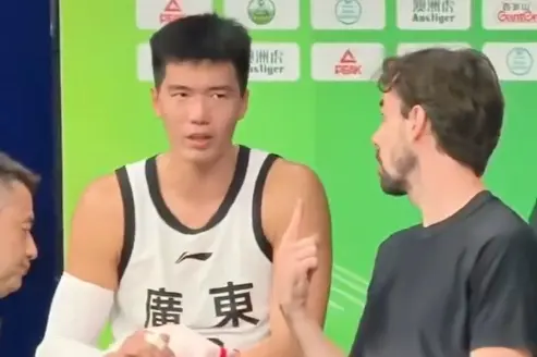 篮下技术也, 位一队球员