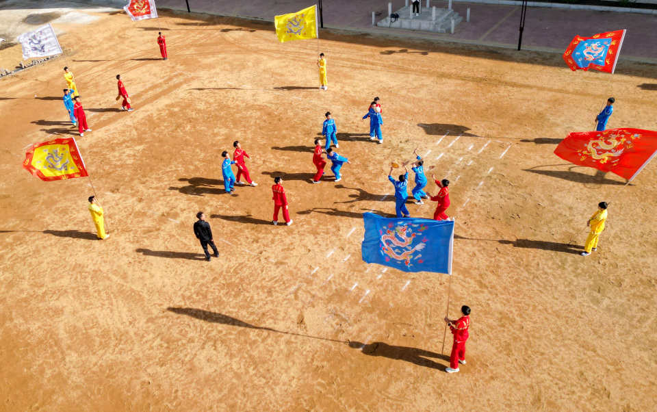 om, 中学学生在, 银球飞舞穿 om, 中学学生在, 银球飞舞穿