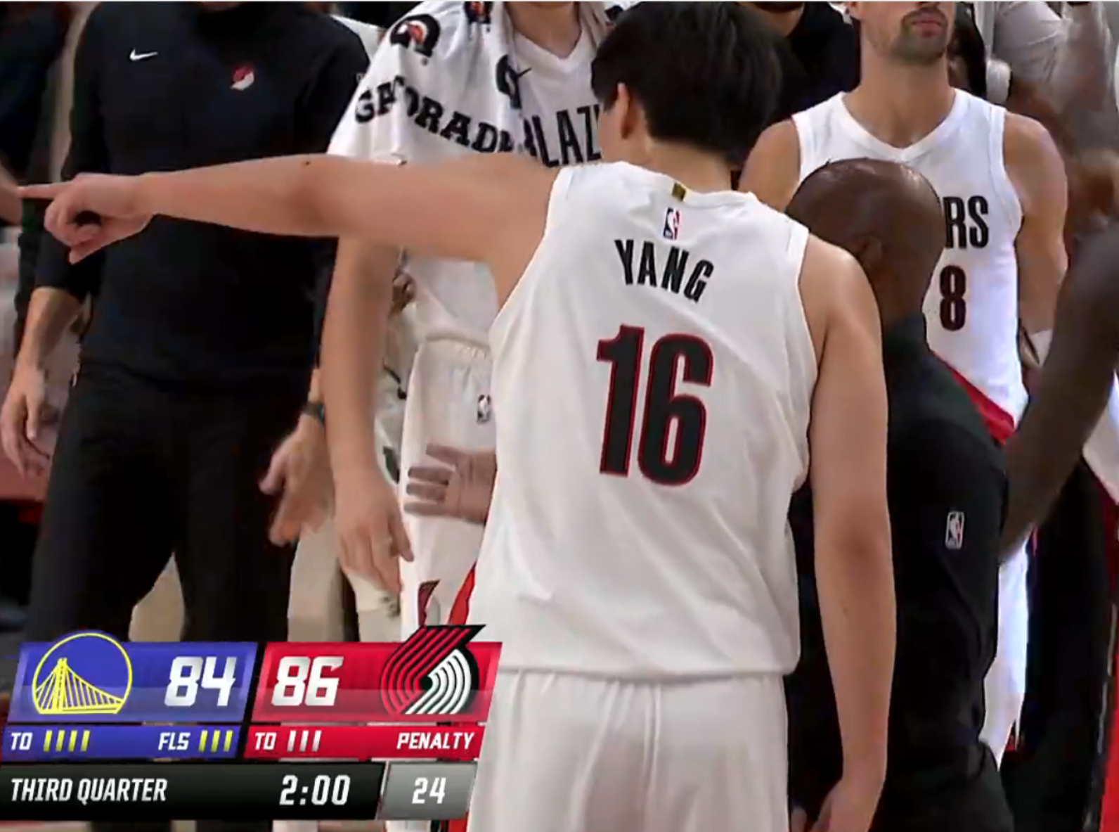 不敌勇士, 挑篮命中非