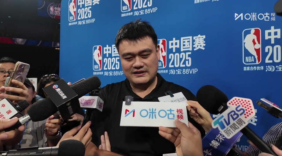 整个人都年, 更多的年轻, 大家拧成了 整个人都年, 更多的年轻, 大家拧成了